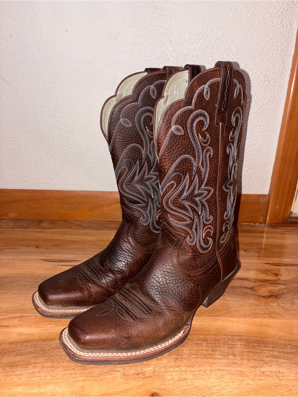 Ariat Women’s Legend Western Cowboy/Cowgirl Boots- size 6.5 B